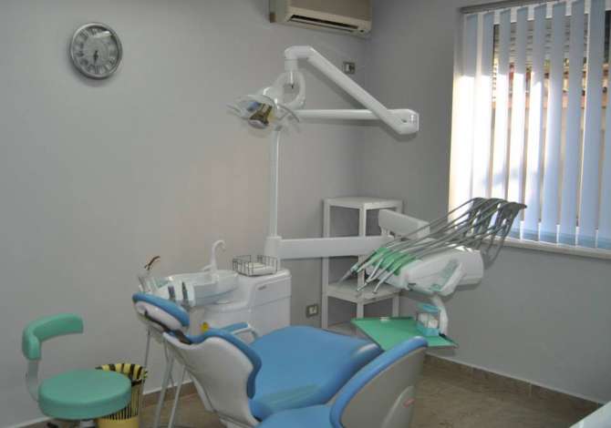 klinike dentare tirane Klinike Dentare me staf profesionistesh per te krijuar buzeqeshjen per te cilen 