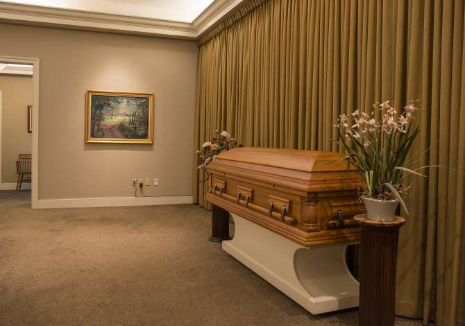 agjensi funerale Agjensi funerale ofron Sherbim Funeral me arkivole cilesore italiane e greke 