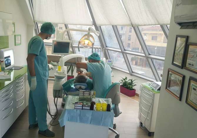 klinike dentare tirane Klinik Dentare dhe Laborator Ndriodent ofron sherbim per Terapi, Endodonti, Kiru