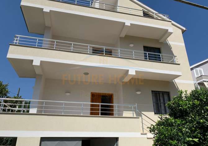 Casa in vendita 7+1 a Tirana - 370,000 Euro