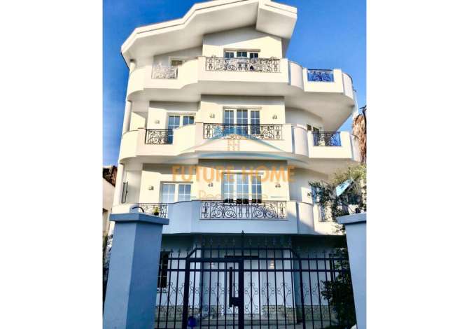 Casa in vendita 7+1 a Tirana - 3,500 Euro