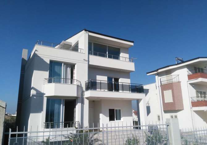 Casa in affitto 7+1 a Tirana - 3,000 Euro