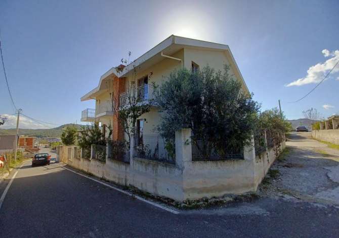 Casa in vendita 6+1 a Tirana