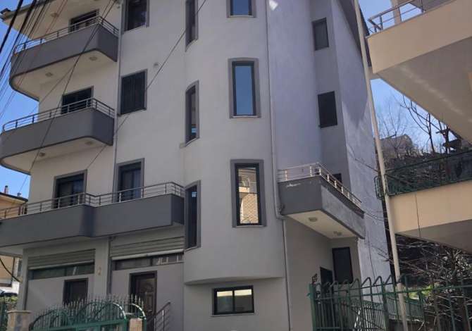 Casa in vendita 7+1 a Tirana - 800,000 Euro
