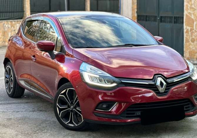 renault Jepet me qera Makina Renault Clio duke filluar nga 50 euro dita