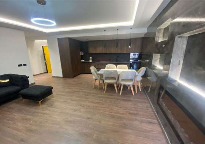 Casa in affitto 3+1 a Tirana - 1,400 Euro