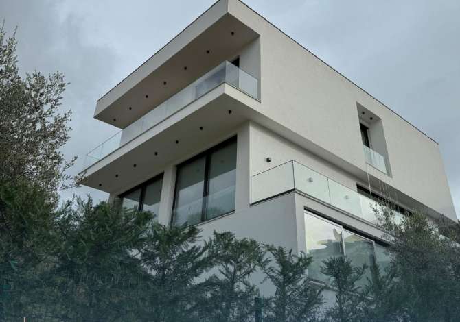 Casa in affitto 4+1 a Tirana - 2,500 Euro