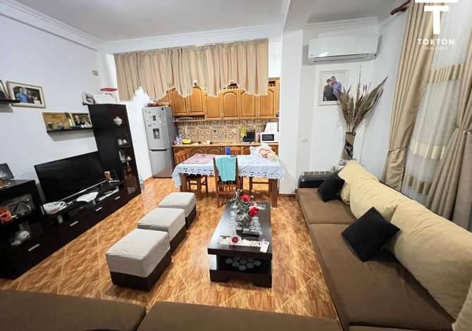 Casa in affitto 7+1 a Tirana - 1,000 Euro