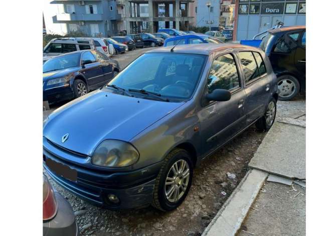 renault Shitet Makina Renault Clio per 1400 euro