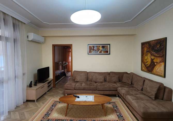 Casa in affitto 4+1 a Tirana