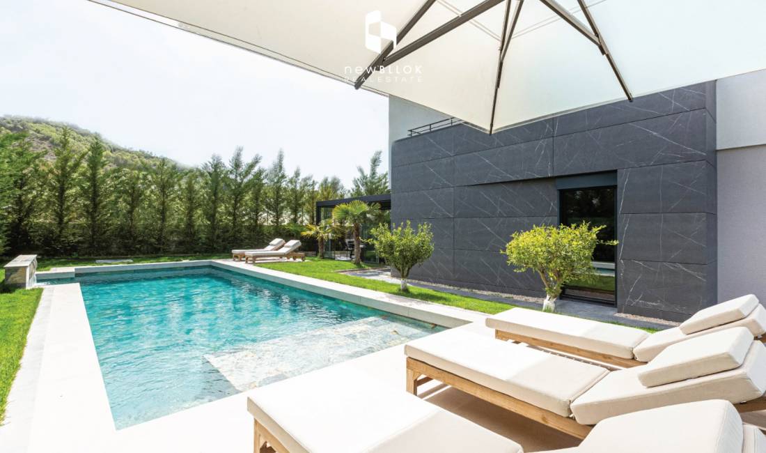 Modern Villa 🏡 ** 2 kateshe me Pishine ( TEG - Vishnje ) 5 Dh. Gjumi, 3wc & 3 Poste PARKIM -- Investim Premium 