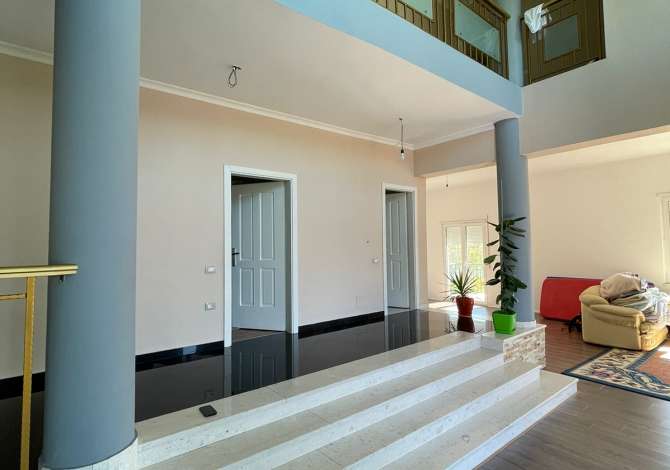 Casa in affitto 7+1 a Tirana - 1,500 Euro