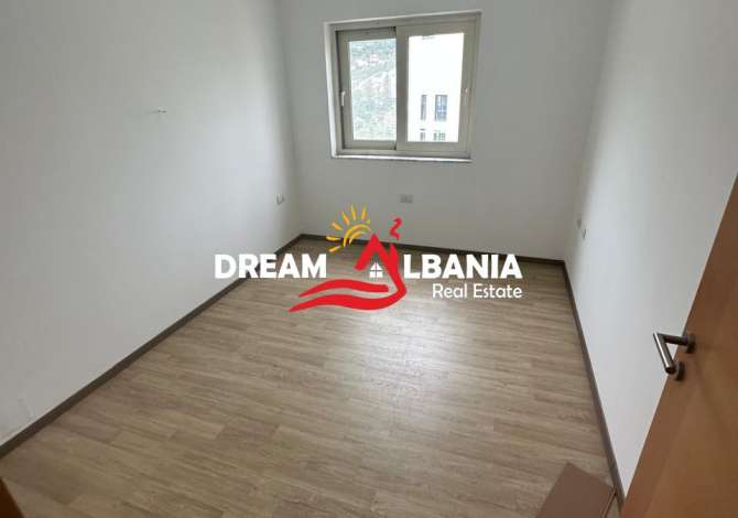 Casa in affitto 7+1 a Tirana